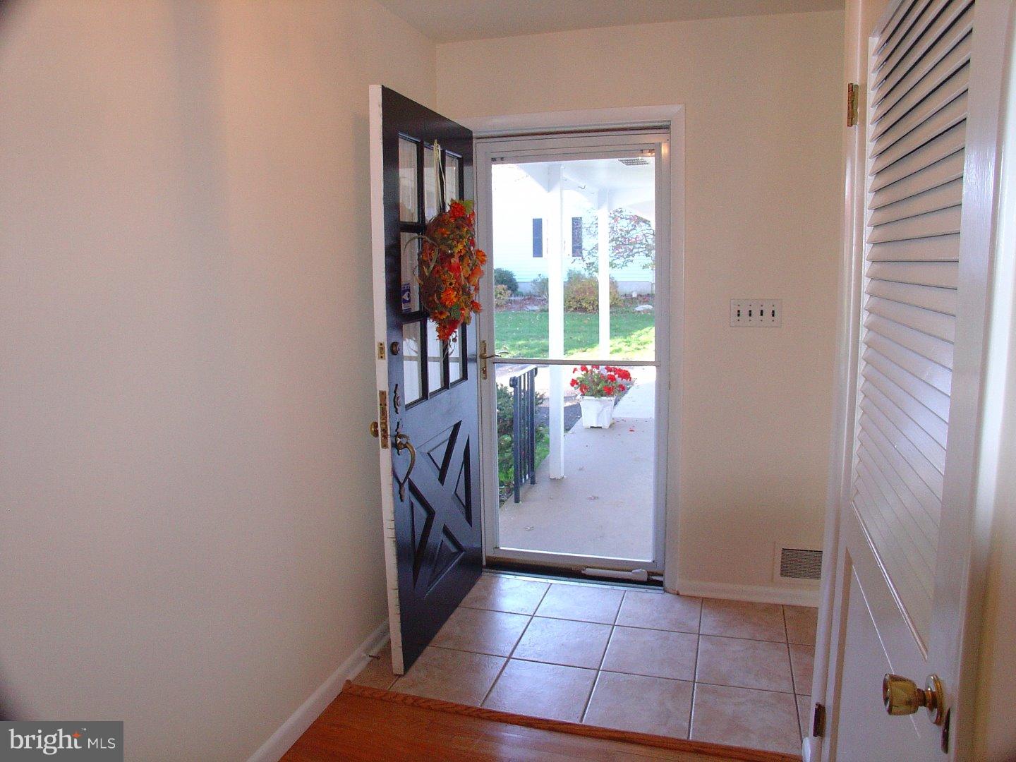 5 Farm Road Ewing, NJ 08638 - Photo 5 of 19 Foyer