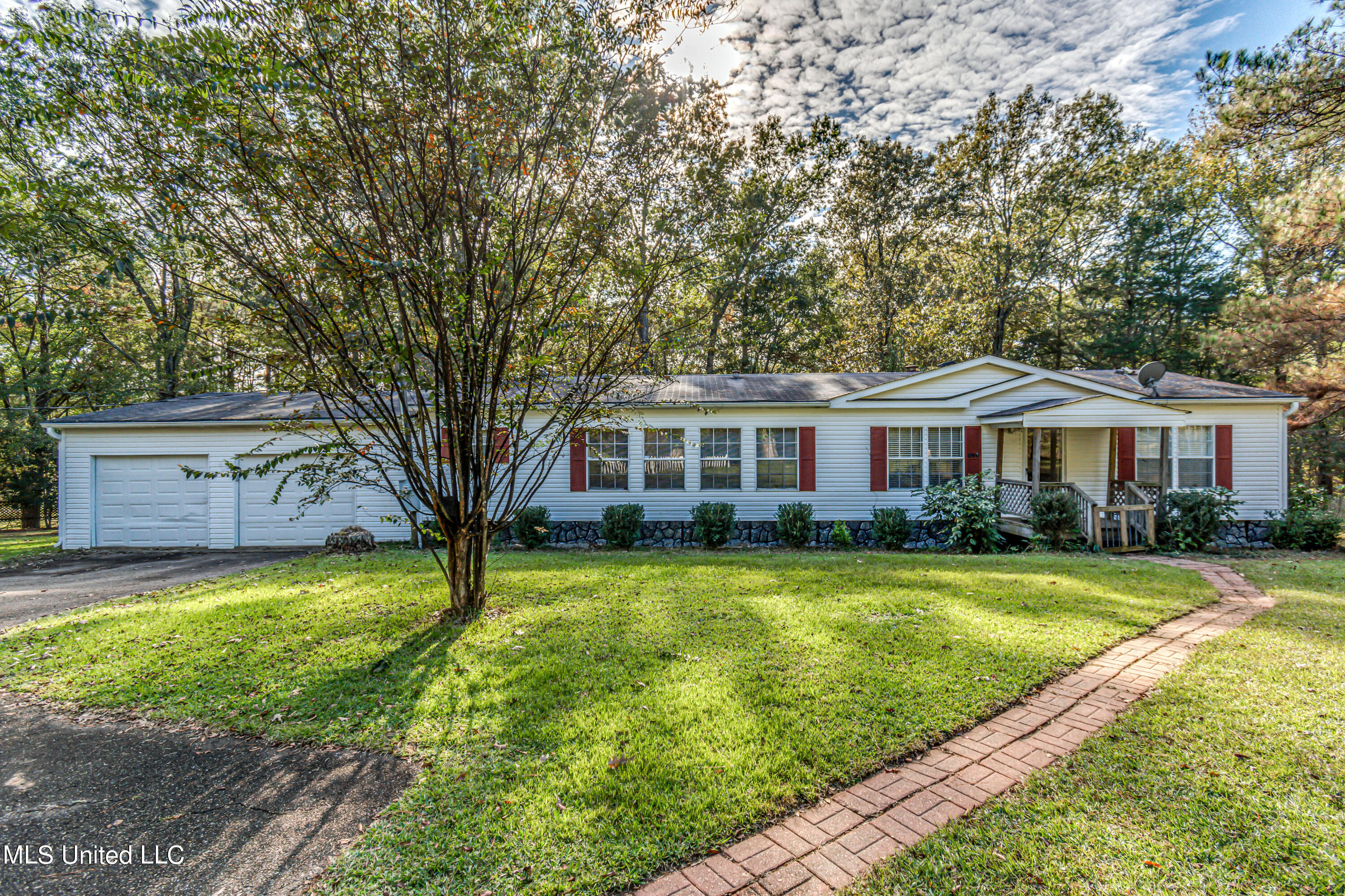 127 Abernathy Road Flora, MS 39071 - Photo 1 of 33 127 Abernathy--5