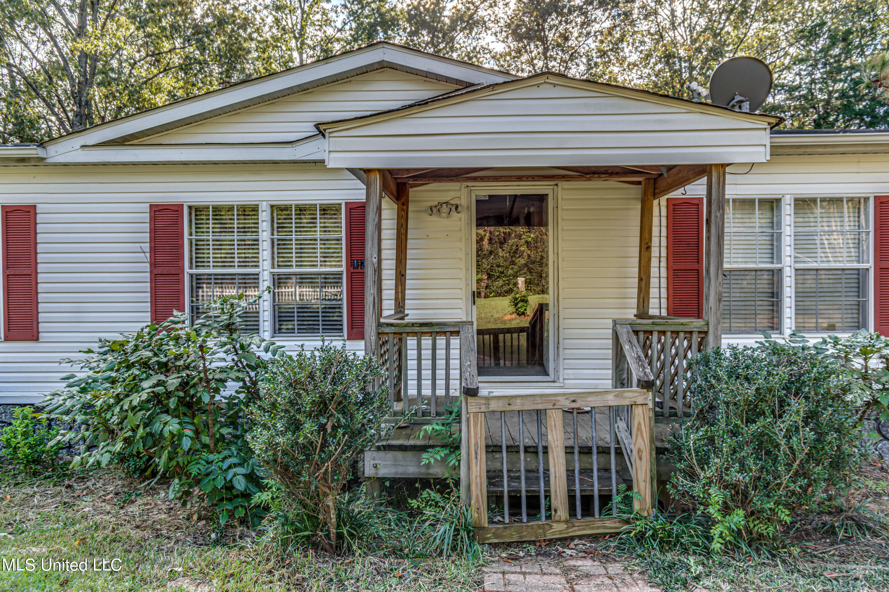 127 Abernathy Road Flora, MS 39071 - Photo 2 of 33 127 Abernathy--2