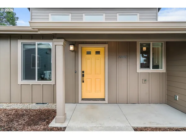 $325,000 | 12258 Meadowlawn Drive, Oregon City, OR 97045