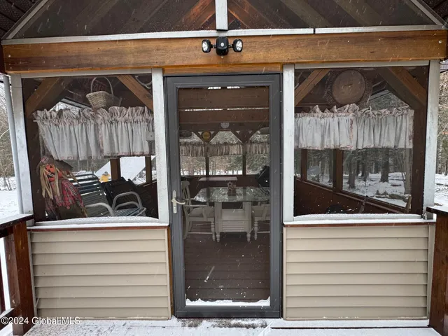 $269,000 | 164 Crane Pond Road, Schroon, NY 12870