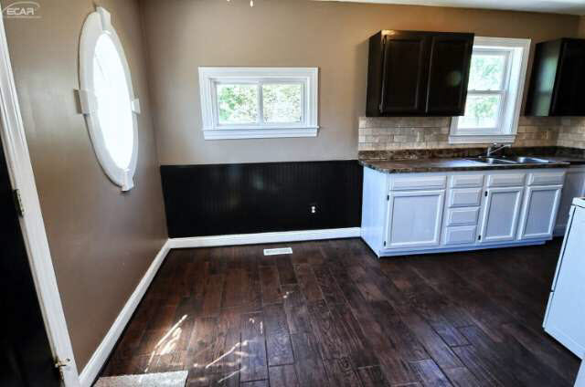 1119 Reid Road Grand Blanc, MI 48439 - Photo 8 of 23 21184526-7.JPG