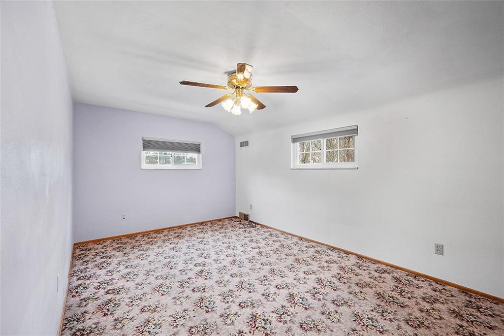 515 Braddock Road Pittsburgh, PA 15221 - Photo 19 of 38 a view of an empty room