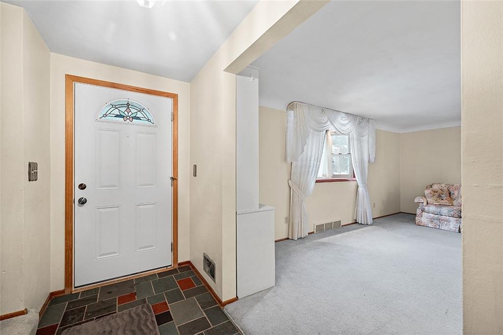 515 Braddock Road Pittsburgh, PA 15221 - Photo 4 of 38 a view of an empty room with closet area