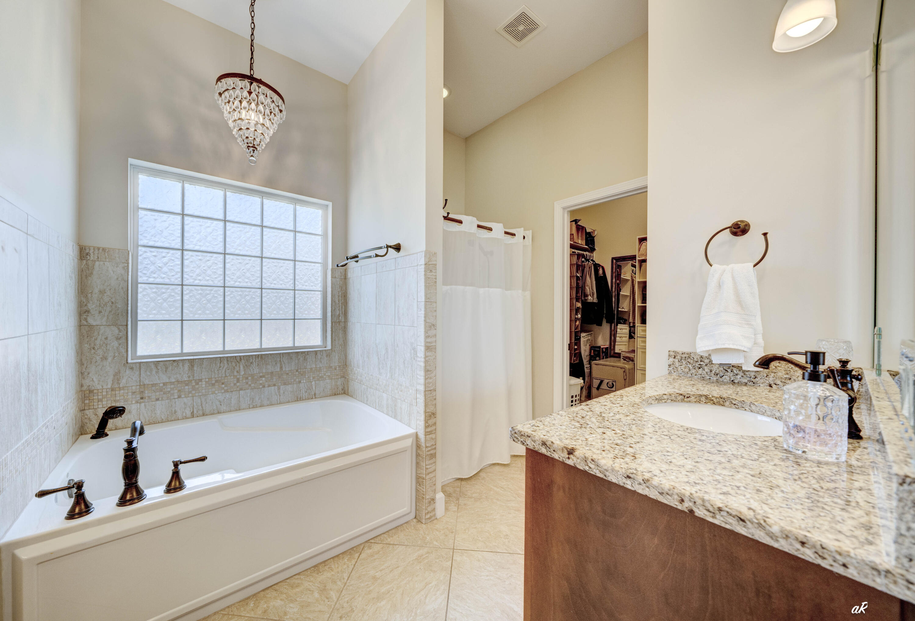 7927 Highpoint Road Panama City, FL 32404 - Photo 19 of 40 Main Bathroom-1