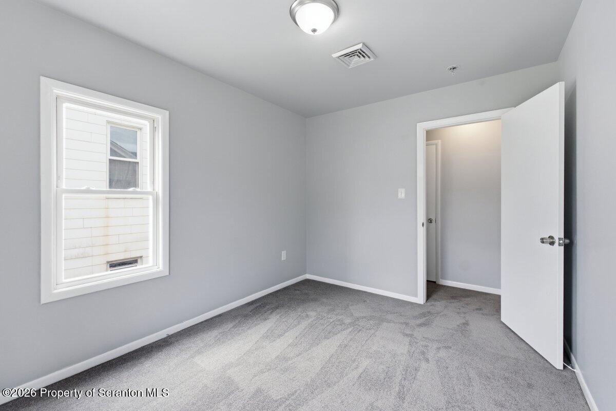 924-926 Green Ridge Street Scranton, PA 18509 - Photo 22 of 37 Third Floor 5