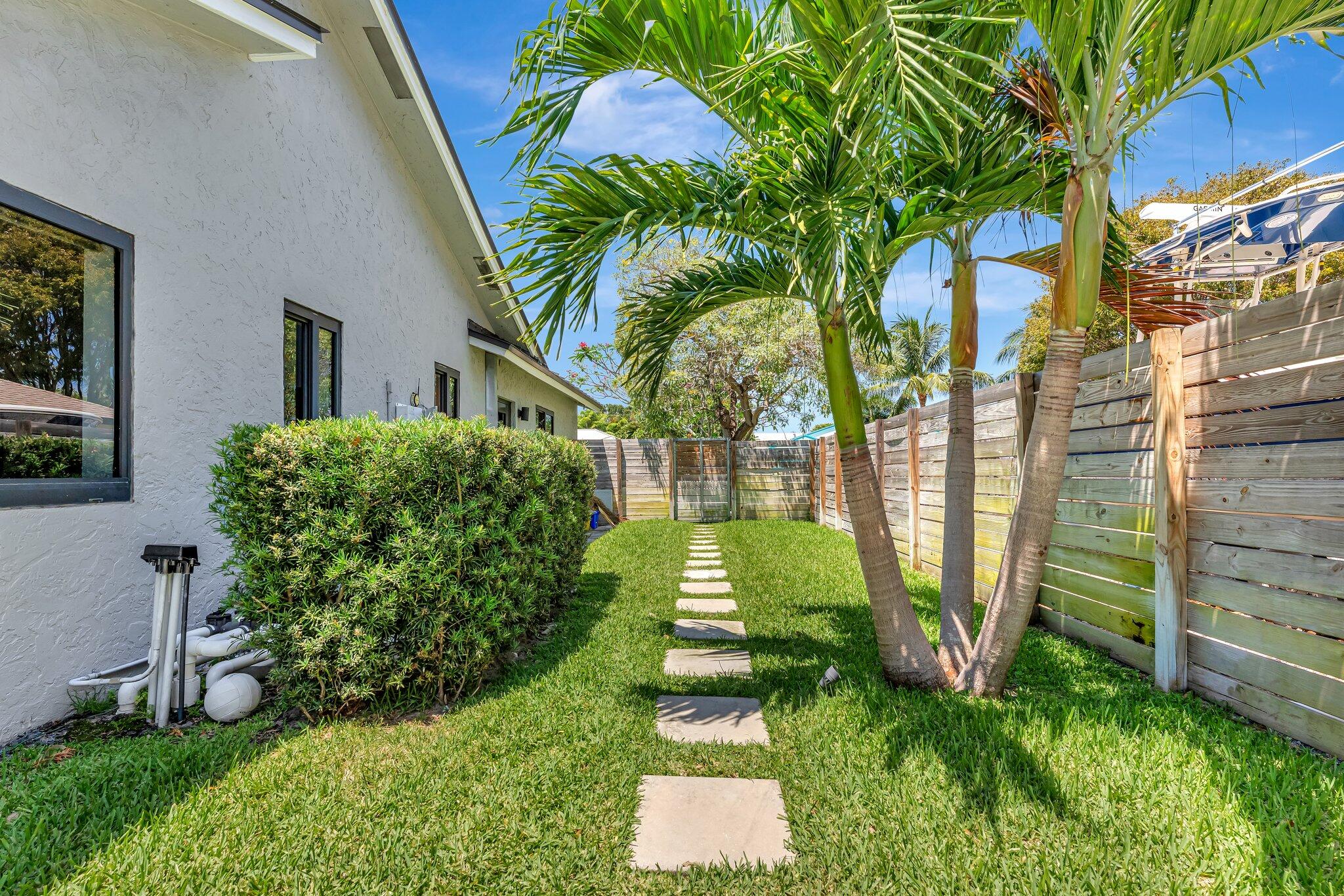 620 Enfield Road Delray Beach, FL 33444 - Photo 13 of 66 57-web-or-mls-DSC01232
