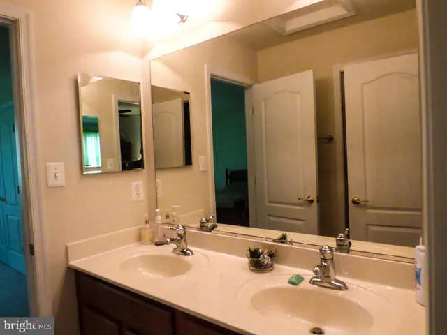 $913,000 | 44529 Blueridge Meadows Drive, Ashburn, VA 20147