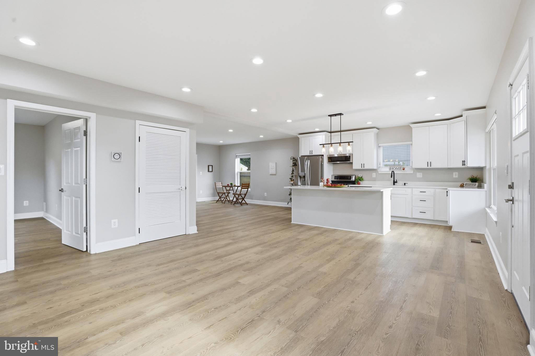 506 Pinewood Road Rockville, MD 20850 - Photo 8 of 42 Gallery Image 8