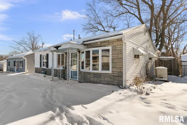 $118,500 | 3139 West 1st Street, Davenport, IA 52804