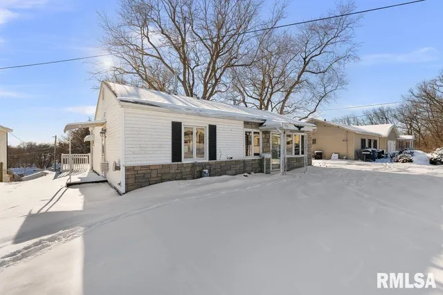 $118,500 | 3139 West 1st Street, Davenport, IA 52804