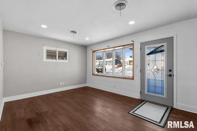 $118,500 | 3139 West 1st Street, Davenport, IA 52804