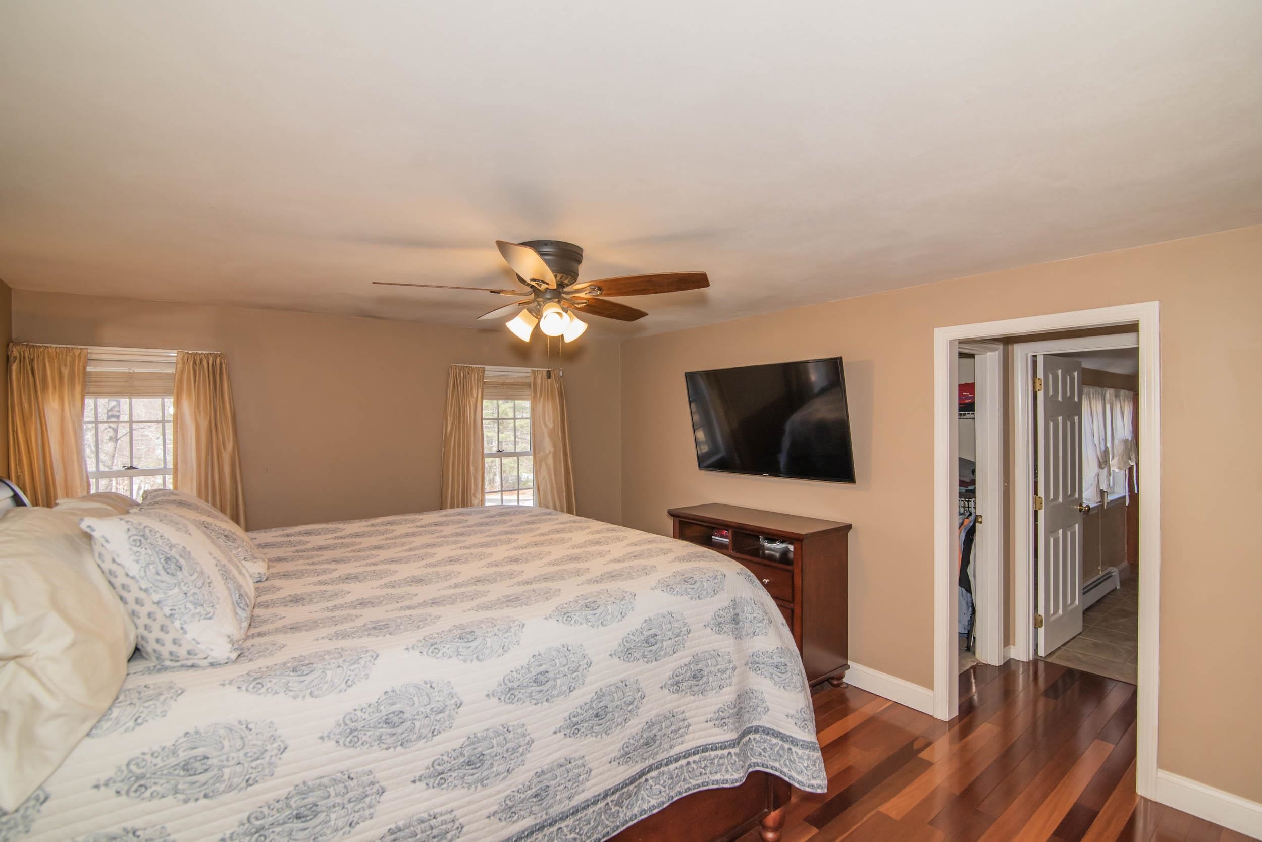 7 Bayberry Road Derry, NH 03038 - Photo 29 of 35