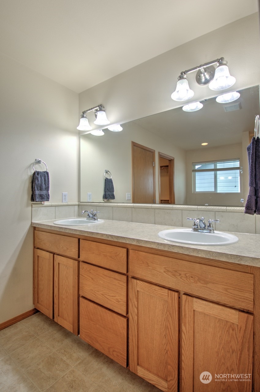 7066 Inlay Street Southeast Lacey, WA 98513 - Photo 13 of 23 Gallery Image 13
