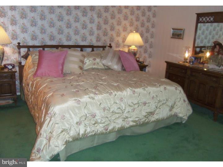 9660 Sandanne Road Philadelphia, PA 19115 - Photo 14 of 25 Master Bedroom