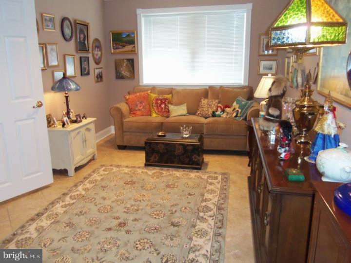9660 Sandanne Road Philadelphia, PA 19115 - Photo 5 of 25 Den