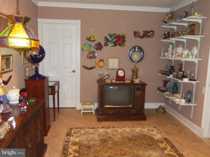 9660 Sandanne Road Philadelphia, PA 19115 - Photo 6 of 25 Den