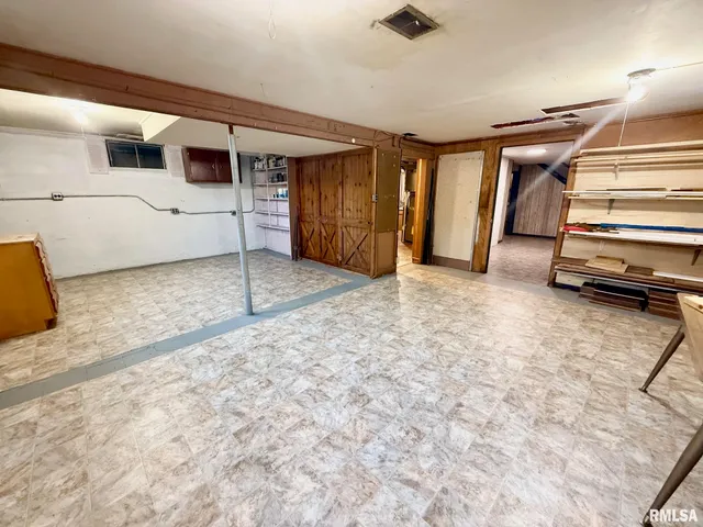 $229,000 | 515 North 10th Street, Petersburg, IL 62675