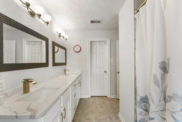 $282,000 | 11431 Bethnal Green Drive, Houston, TX 77066