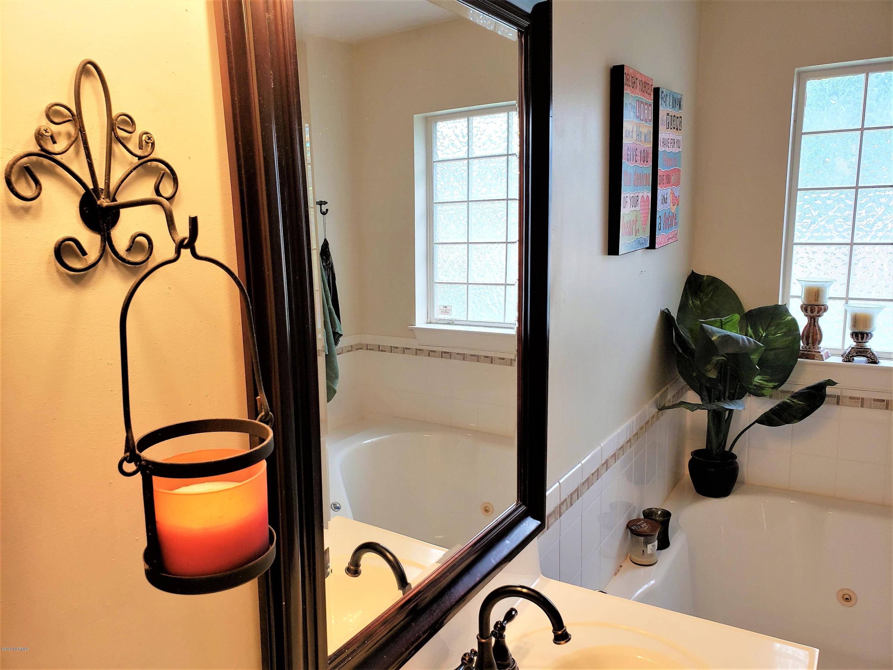 111 Shandy Way Hampstead, NC 28443 - Photo 22 of 39 11 (2)