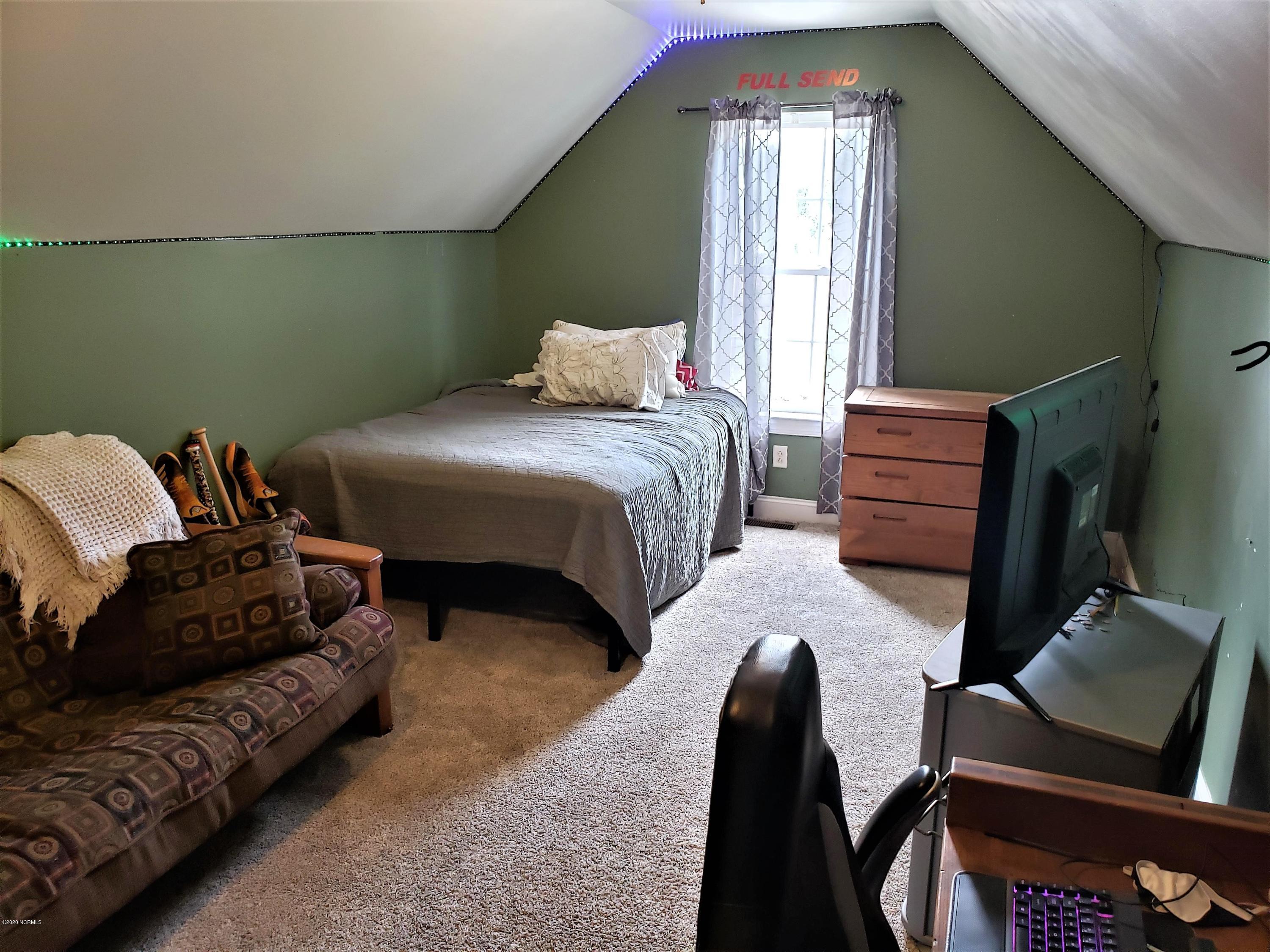 111 Shandy Way Hampstead, NC 28443 - Photo 23 of 39 9 (2)