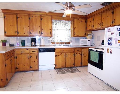 27 Paulk Terrace Springfield, MA 01128 - Photo 4 of 11 Gallery Image 4