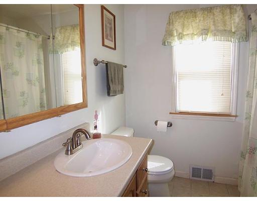 27 Paulk Terrace Springfield, MA 01128 - Photo 6 of 11 Gallery Image 6