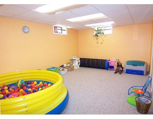 27 Paulk Terrace Springfield, MA 01128 - Photo 10 of 11 Gallery Image 10