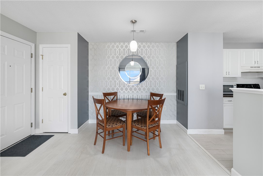 88 Mill Street, Unit 304 Woonsocket, RI 02895 - Photo 8 of 44 Seating for 4 or more