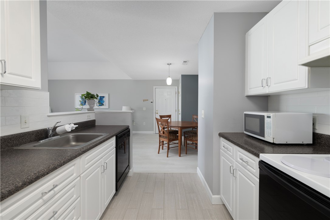 88 Mill Street, Unit 304 Woonsocket, RI 02895 - Photo 10 of 44