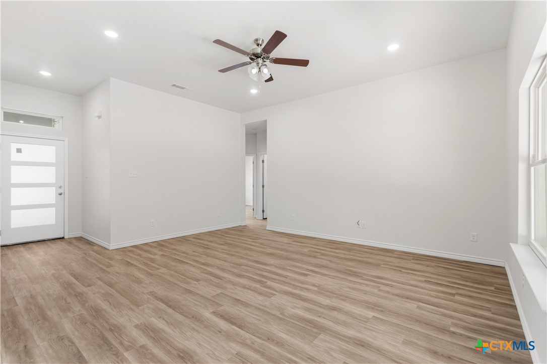 218 West Ruby Road Harker Heights, TX 76548 - Photo 9 of 34 Living Room
