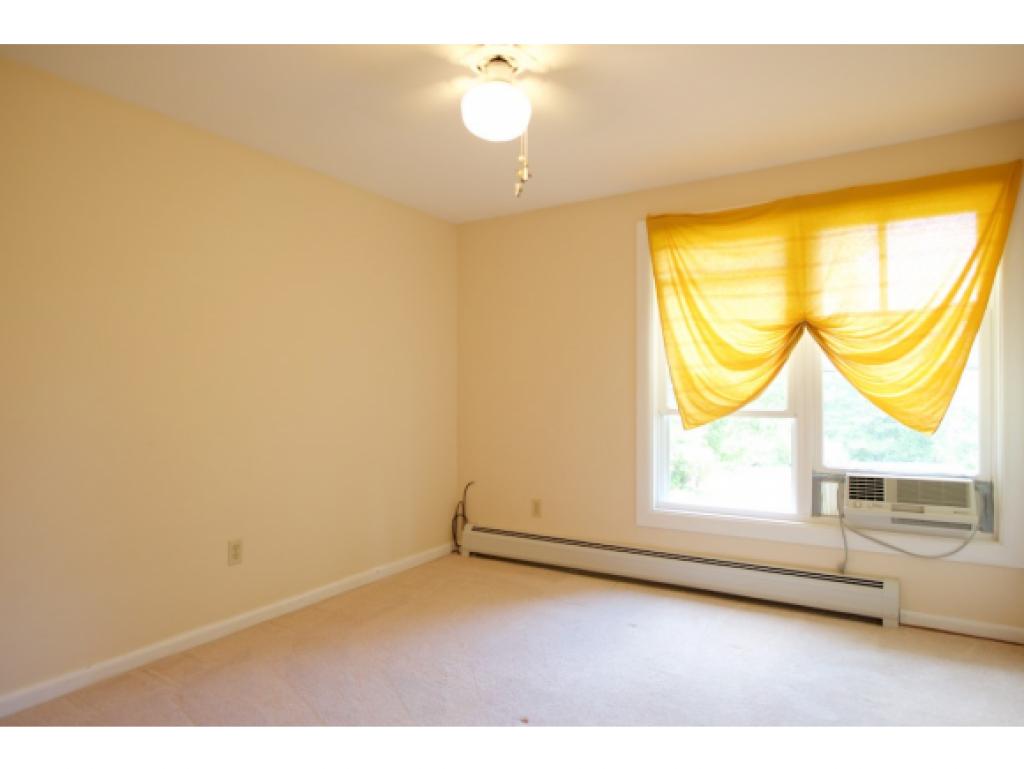 75 Newfields Road Exeter, NH 03833 - Photo 14 of 31