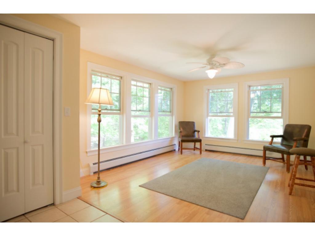 75 Newfields Road Exeter, NH 03833 - Photo 4 of 31