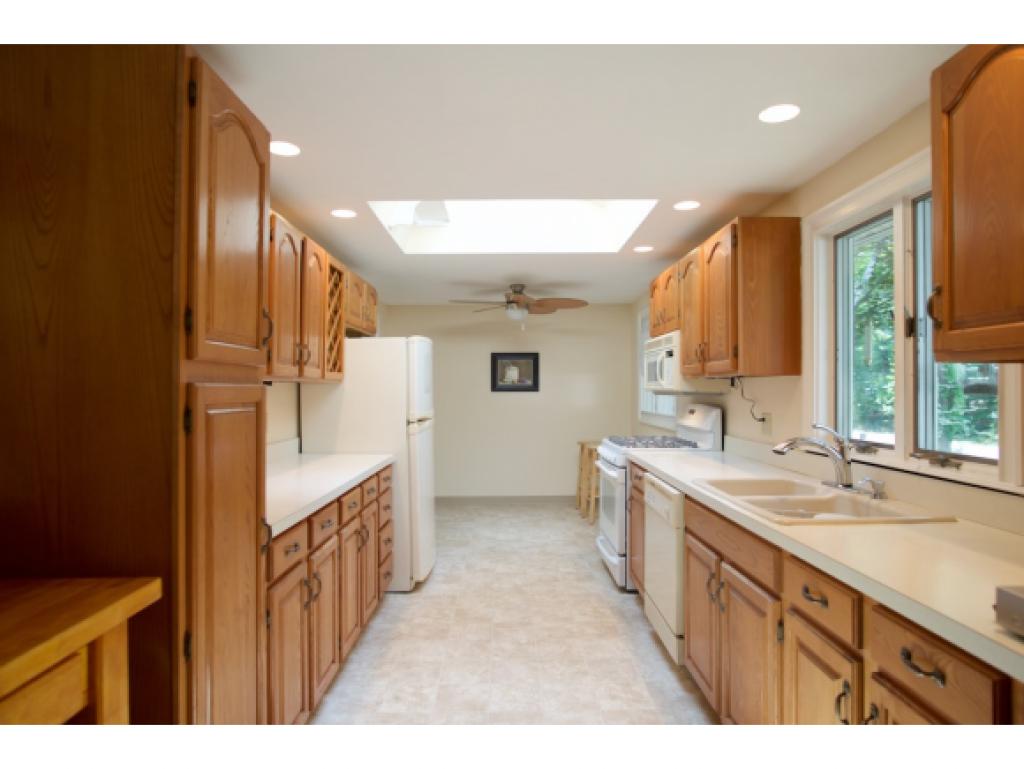 75 Newfields Road Exeter, NH 03833 - Photo 7 of 31