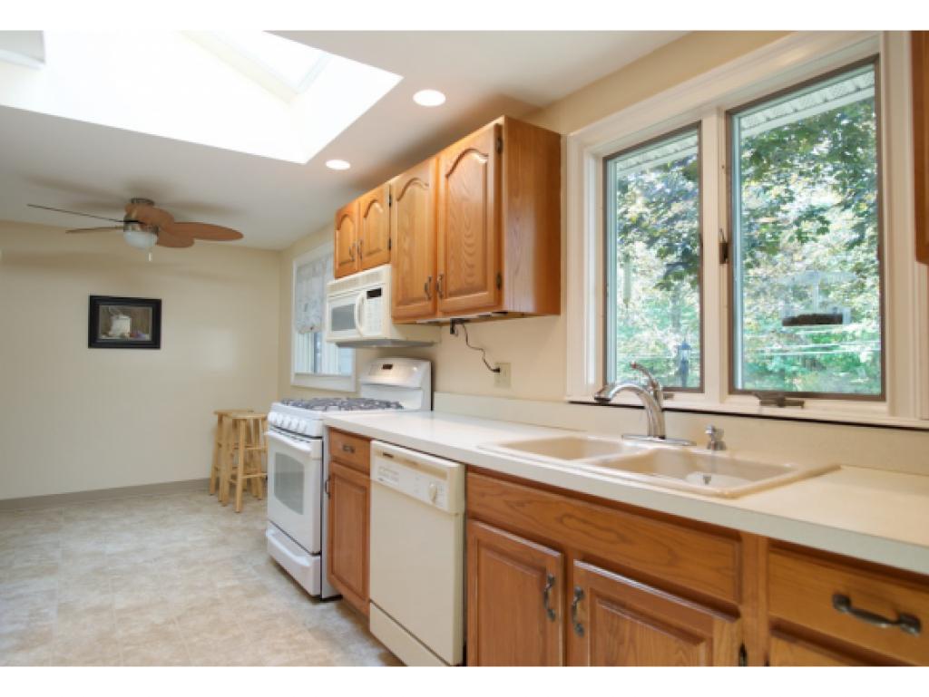 75 Newfields Road Exeter, NH 03833 - Photo 8 of 31