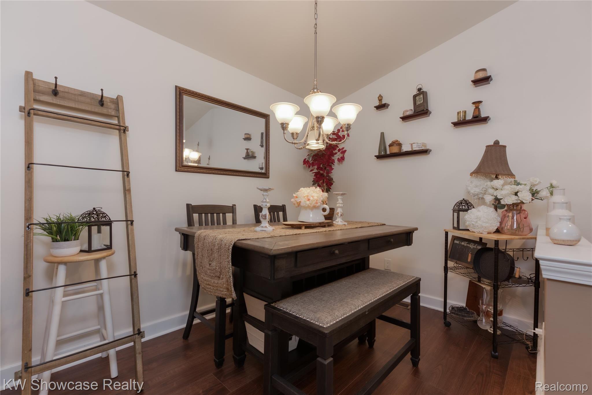 20 Pine Tree Ridge, Unit 4 Waterford, MI 48327 - Photo 7 of 16 20PineTreeRidge-11.jpg