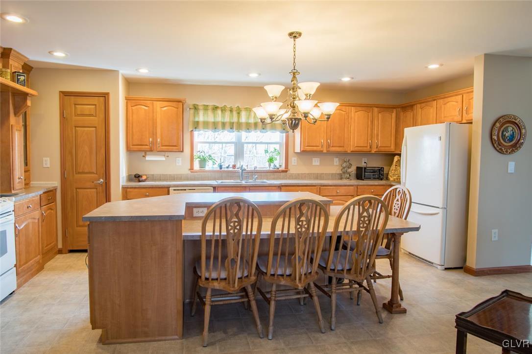 70 Longley Road Nazareth, PA 18064 - Photo 8 of 39 Gallery Image 8