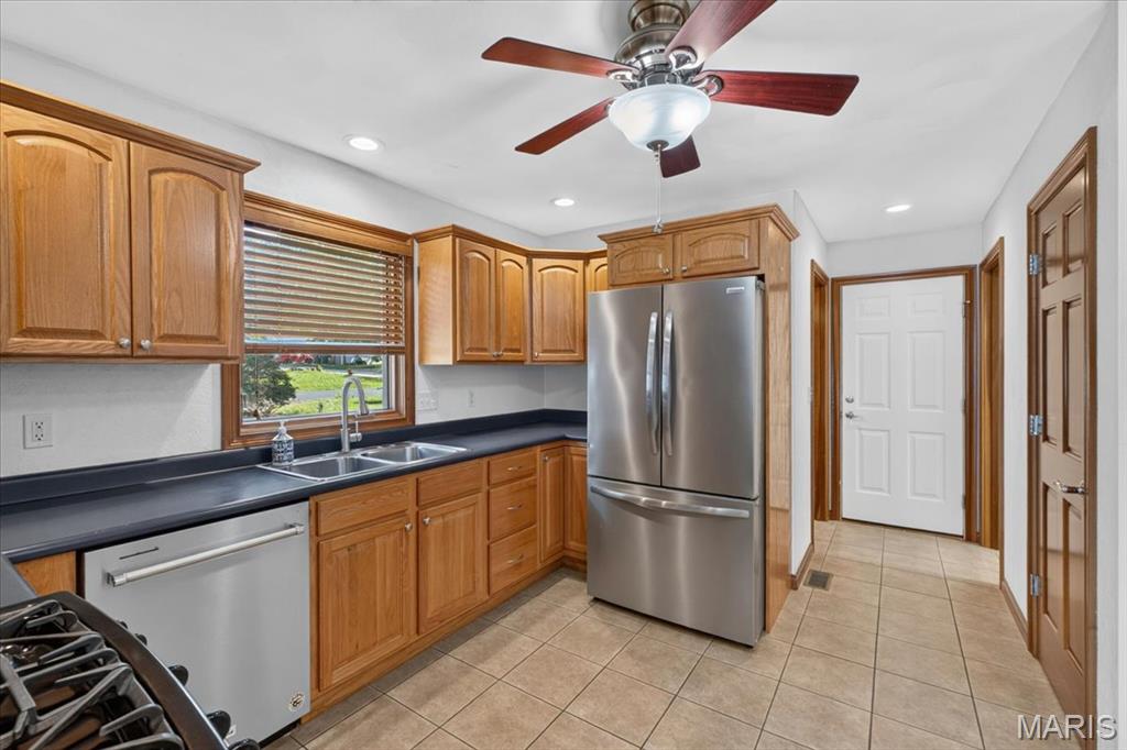 711 Morrison Avenue Waterloo, IL 62298 - Photo 19 of 58