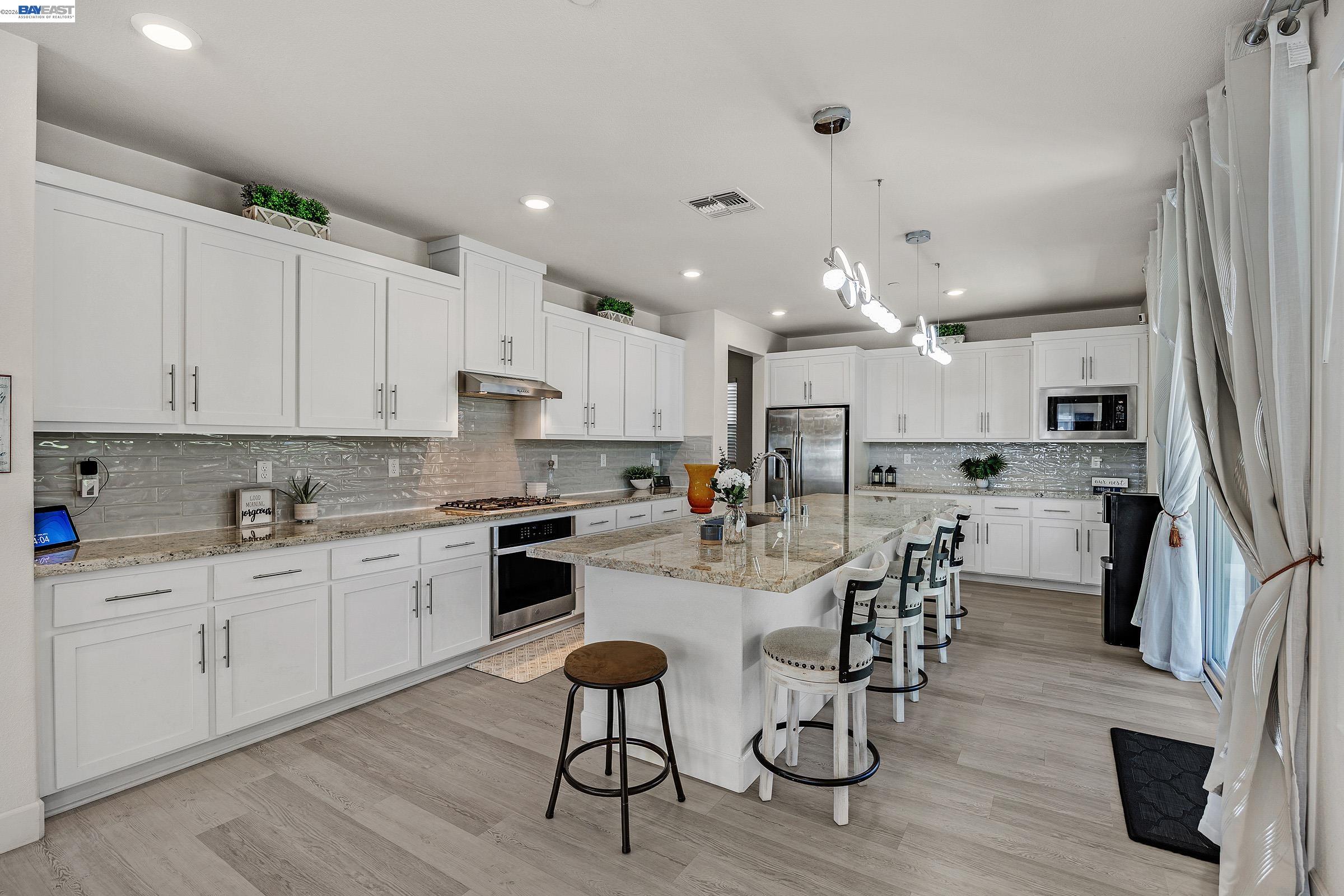 1710 Flora Way Tracy, CA 95376 - Photo 14 of 33