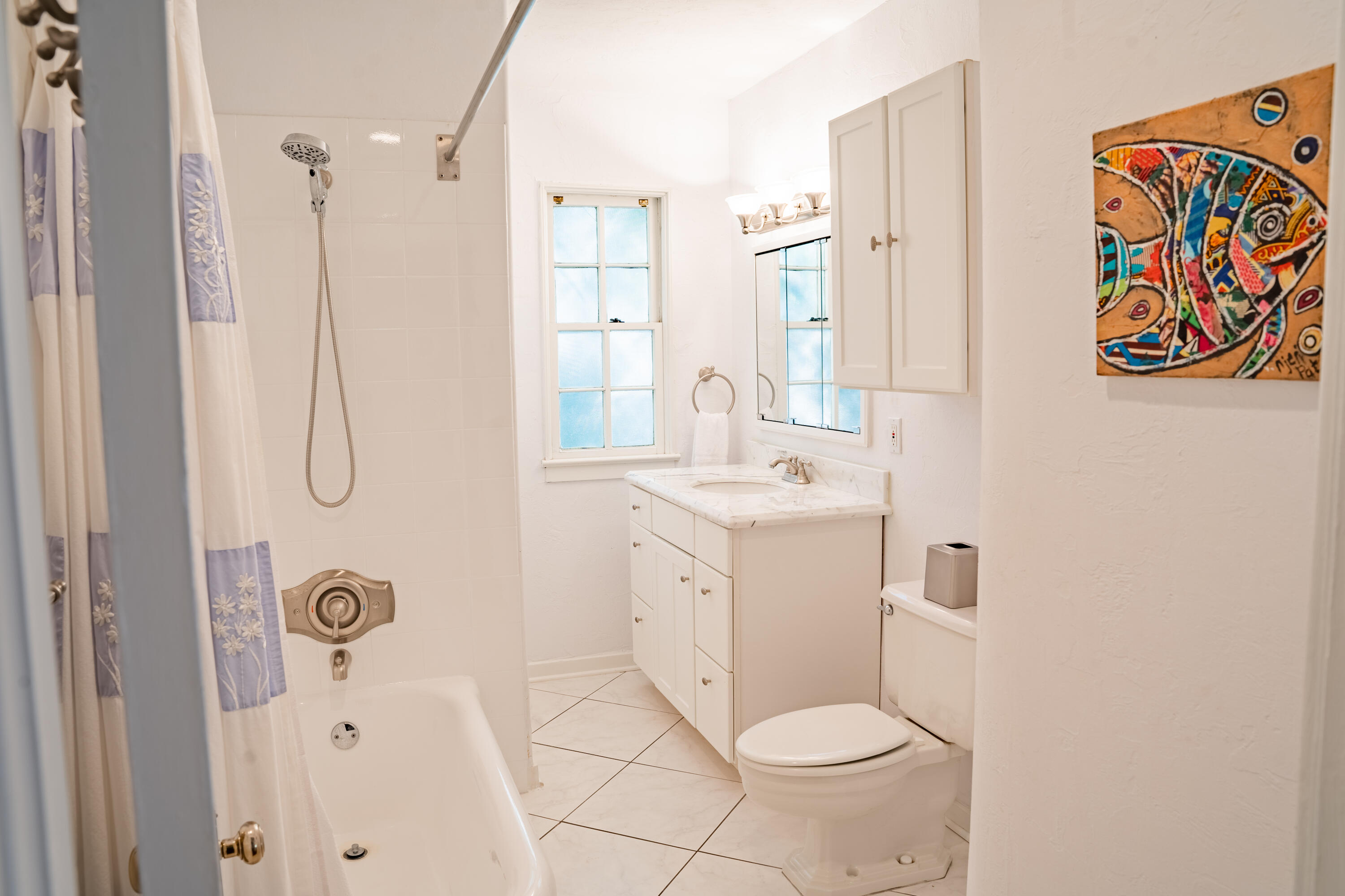 232 Marlborough Road West Palm Beach, FL 33405 - Photo 13 of 37 Bathroom