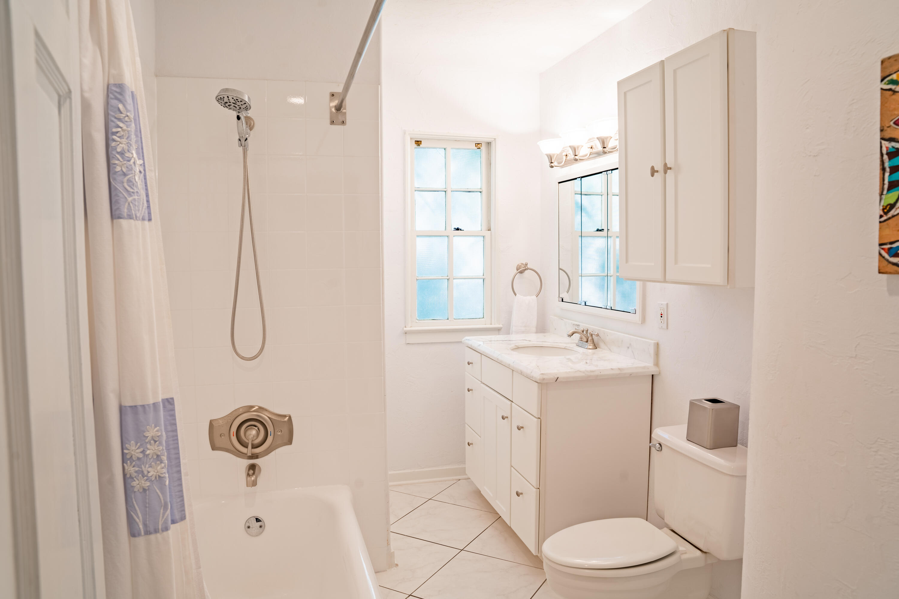 232 Marlborough Road West Palm Beach, FL 33405 - Photo 14 of 37 Bathroom