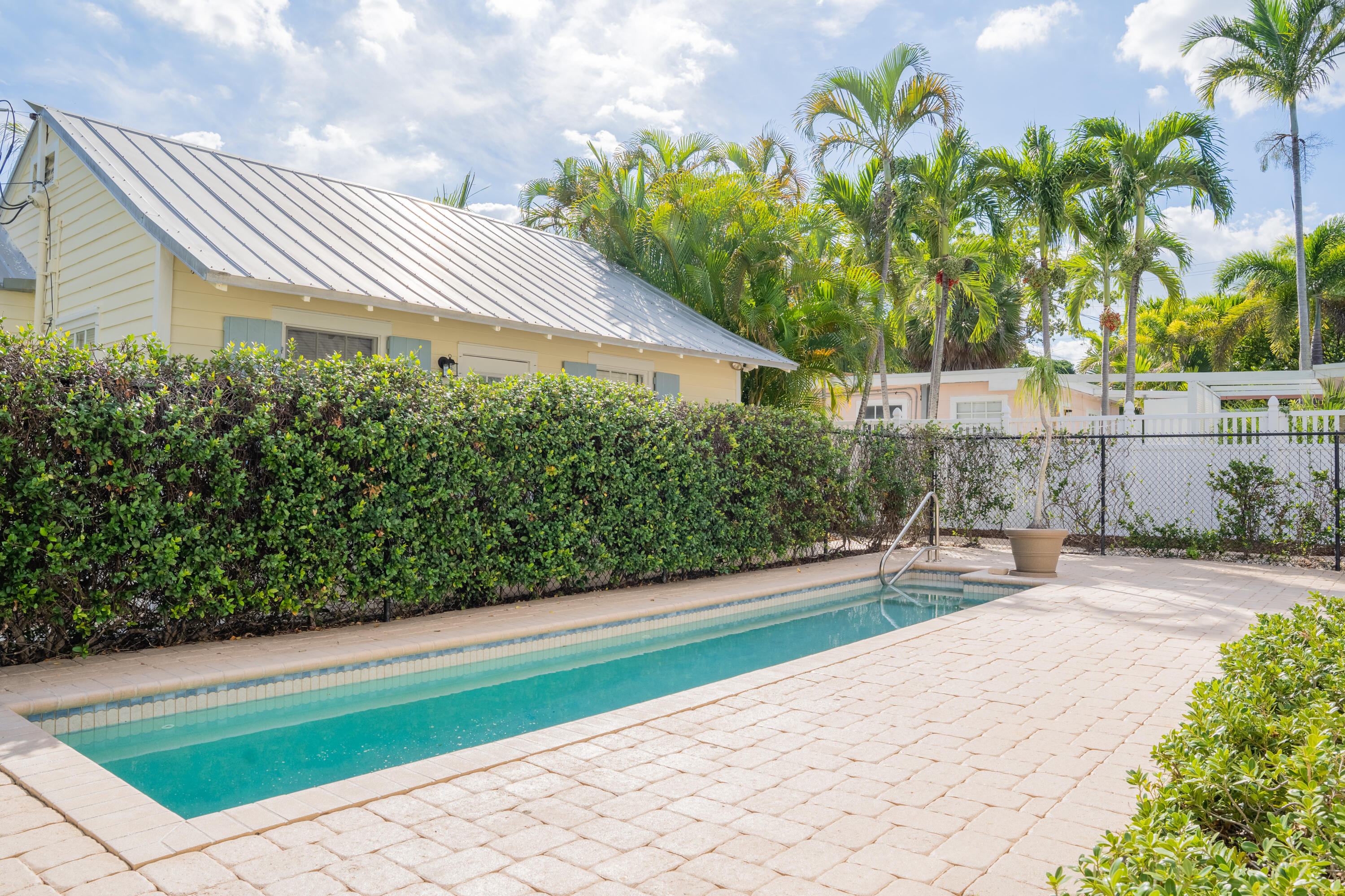 232 Marlborough Road West Palm Beach, FL 33405 - Photo 25 of 37 pool with cottage 2