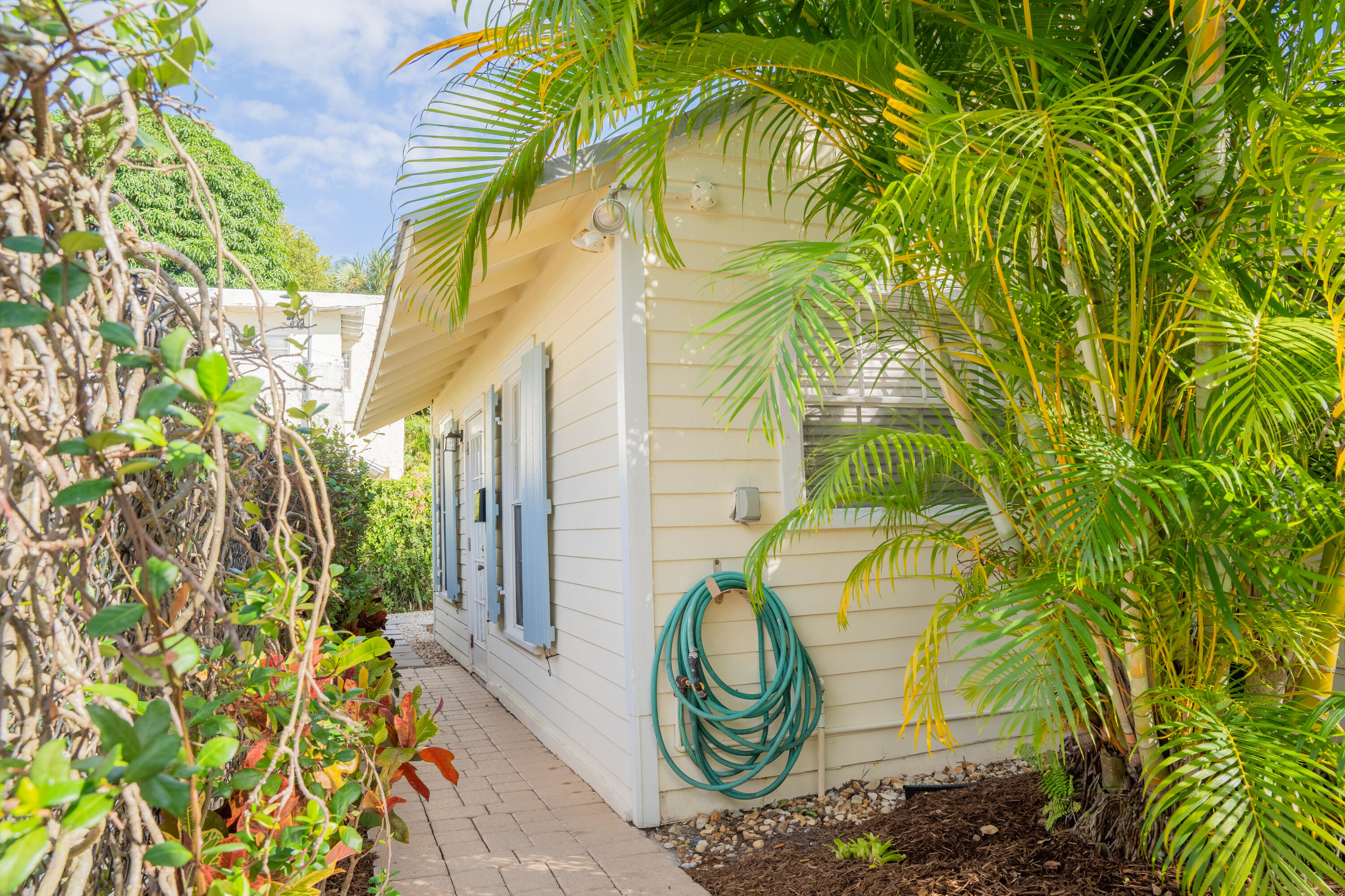 232 Marlborough Road West Palm Beach, FL 33405 - Photo 27 of 37 Cottage front