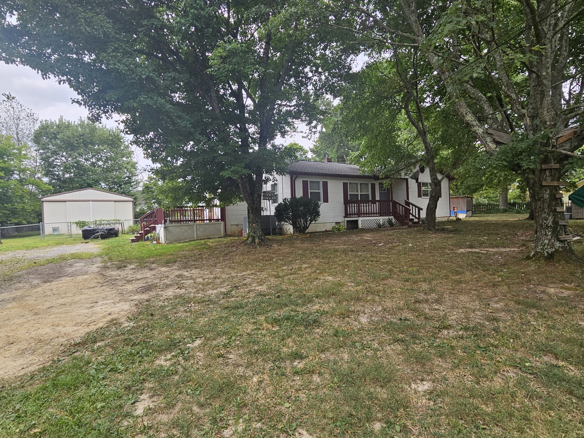 2689 West County Farm Road Springfield, TN 37172 - Photo 4 of 15 a view of a house with a yard