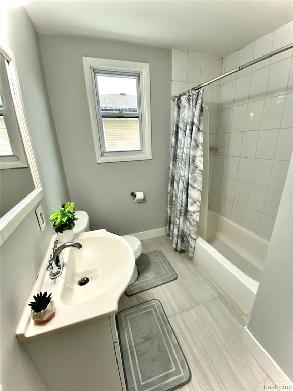 8073 Helen Street Center Line, MI 48015 - Photo 18 of 28