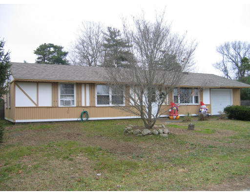 8 Daniel Wareham, MA 02571 - Photo 1 of 10 Gallery Image 1
