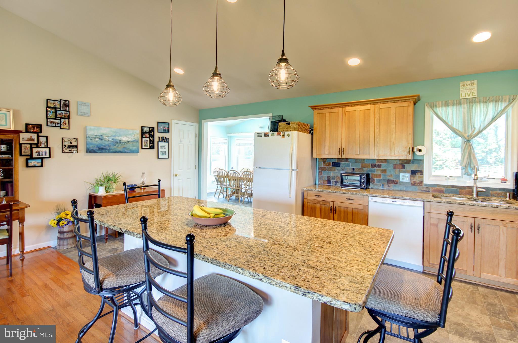 963 Bachmans Valley Road Westminster, MD 21157 - Photo 5 of 70 Kitchen w/eat-in island