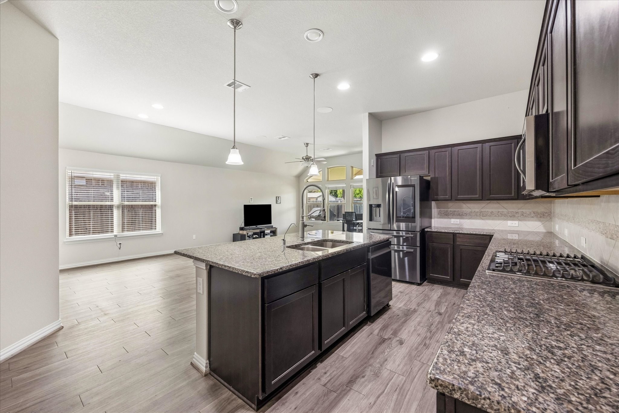 22017 Abigail Way Pflugerville, TX 78660 - Photo 6 of 34