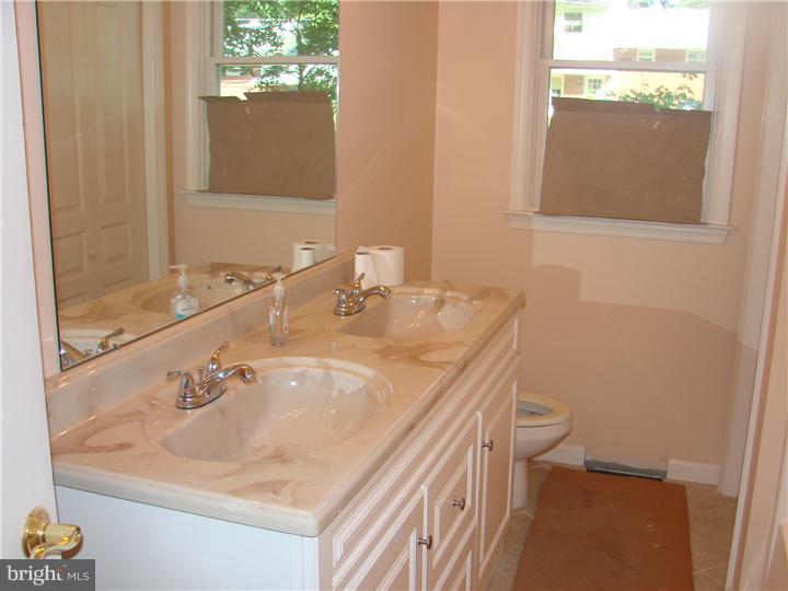 465 Rumpf Avenue Penndel, PA 19047 - Photo 16 of 25 Bathroom