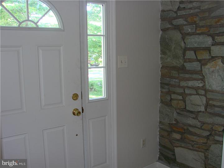 465 Rumpf Avenue Penndel, PA 19047 - Photo 17 of 25 Foyer